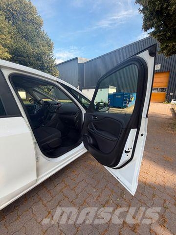 Opel Zafira C Tourer Selection - 125 TKm سيارات