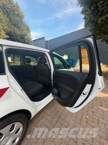 Opel Zafira C Tourer Selection - 125 TKm سيارات