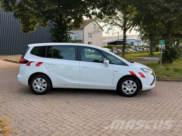 Opel Zafira C Tourer Selection - 125 TKm سيارات