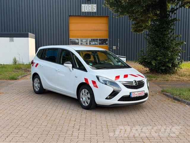 Opel Zafira C Tourer Selection - 125 TKm سيارات