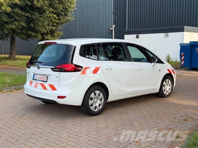 Opel Zafira C Tourer Selection - 125 TKm سيارات