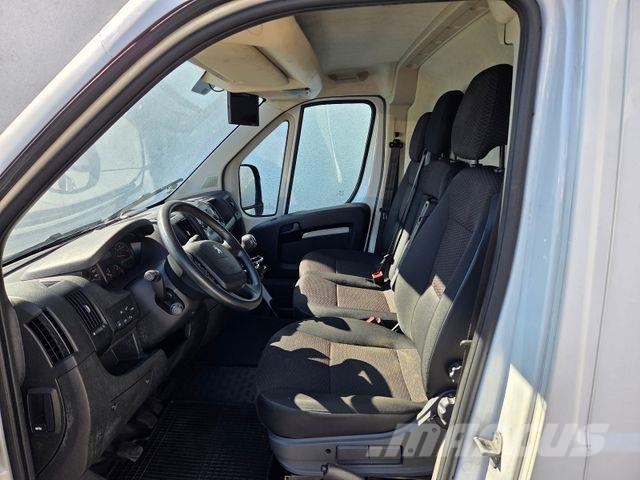 Peugeot Boxer Kasten Hochraum 435 L4H2 Premium BlueHDi 1 Furgonetas cerradas
