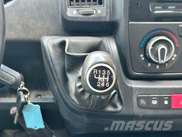 Peugeot Boxer Pritsche Doka. 435 L4 BlueHDi 165 Stop&amp;S Caja abierta/laterales abatibles