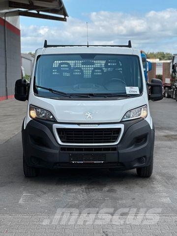 Peugeot Boxer Pritsche Doka. 435 L4 BlueHDi 165 Stop&amp;S Caja abierta/laterales abatibles