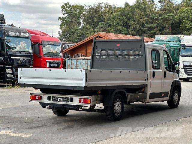 Peugeot Boxer Pritsche Doka. 435 L4 BlueHDi 165 Stop&amp;S Caja abierta/laterales abatibles