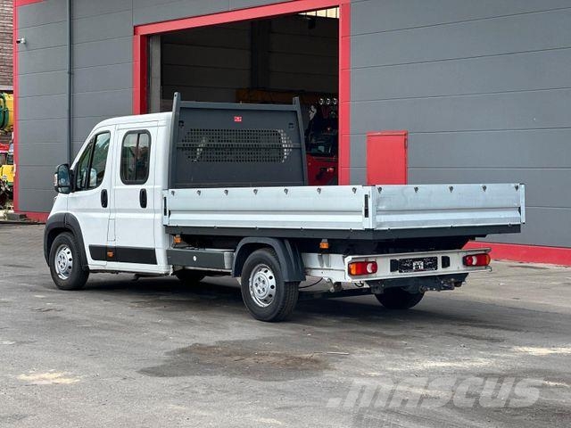 Peugeot Boxer Pritsche Doka. 435 L4 BlueHDi 165 Stop&amp;S Caja abierta/laterales abatibles