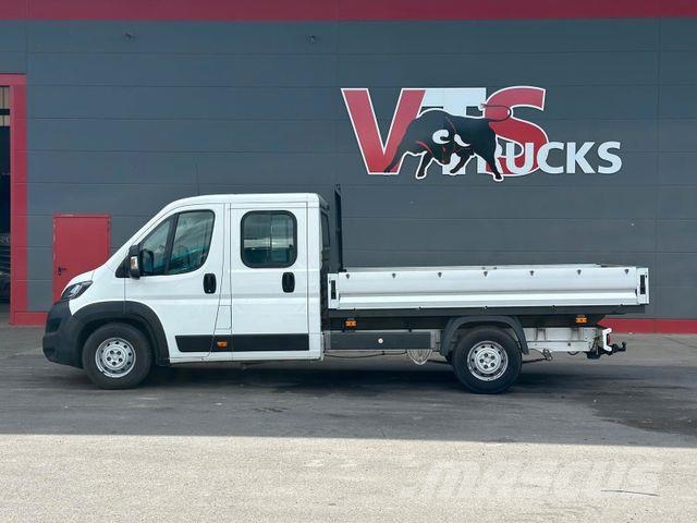 Peugeot Boxer Pritsche Doka. 435 L4 BlueHDi 165 Stop&amp;S Caja abierta/laterales abatibles