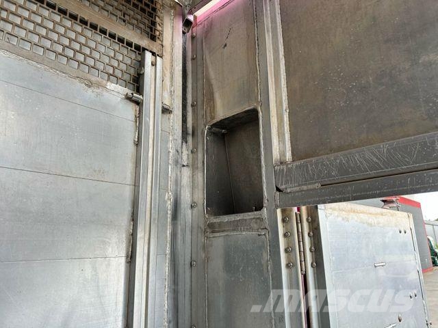 Pezzaioli 3. Stock Aggregat/ Tränke/Hubdach/Rampe/Lift Livestock transport