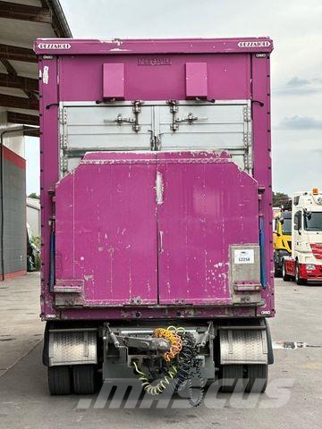 Pezzaioli 3. Stock Aggregat/ Tränke/Hubdach/Rampe/Lift Livestock transport