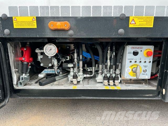 Pezzaioli *NEU* 3.Achs Doppelstock/Hubdach/Tränke/Rampe Livestock transport