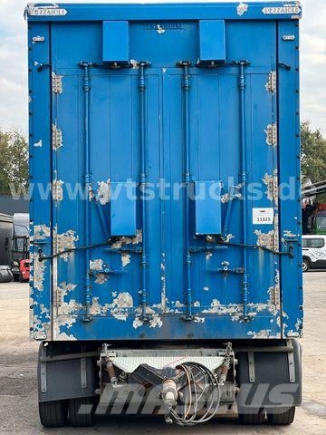 Pezzaioli RBA31 3.Stock Viehanhänger, Hubdach, Tränke Livestock transport