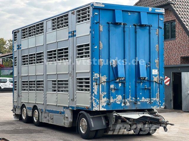 Pezzaioli RBA31 3.Stock Viehanhänger, Hubdach, Tränke Livestock transport