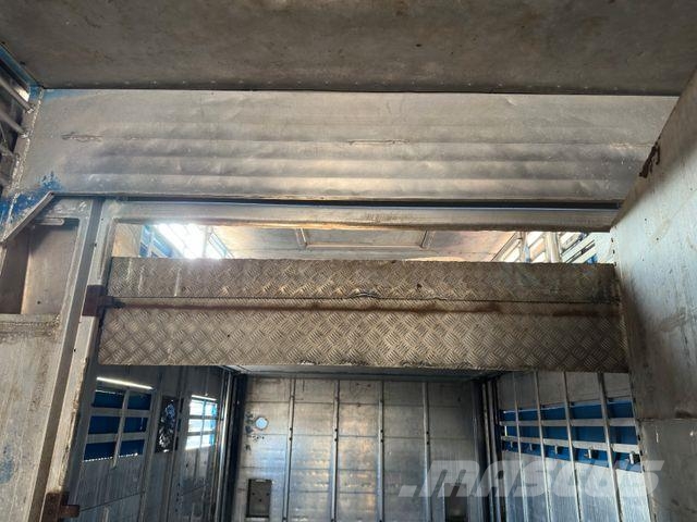 Pezzaioli SBA31 3.Stock Tiefbett+Hals/Rampe/Hubdach/Rampe Viehtransportauflieger