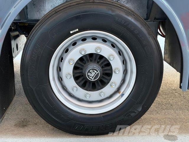 Pezzaioli SBA63 3.Stock *NEU* NLA/Tränke/Hubdach/ Viehtransportauflieger