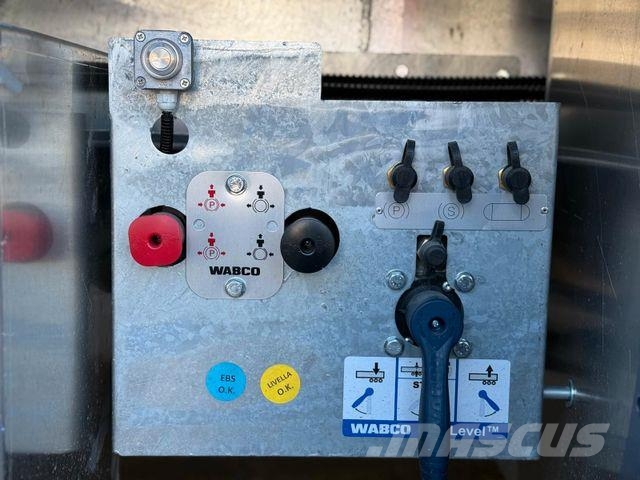 Pezzaioli SBA63 3.Stock *NEU* NLA/Tränke/Hubdach/ Viehtransportauflieger