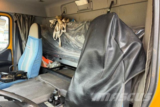 Renault Kerax 410 6x4 HMF1820-7 **38'000KM** Bañeras basculantes usadas