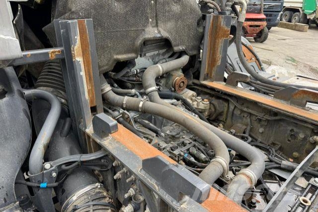 Renault Kerax 450 6x4 Camiones con chasís y cabina
