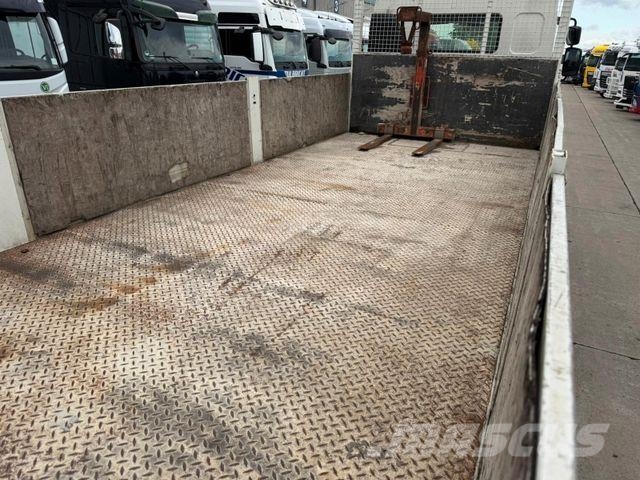 Renault KERAX 460 * PRITSCHE * HMF KRAN 10,2N M *8 X 4* Camiones plataforma