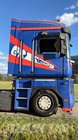 Renault MAGNUM 440 18T وحدات الجر
