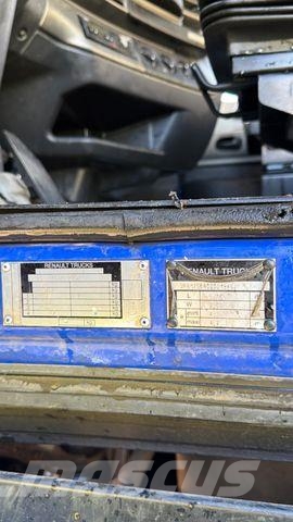 Renault MAGNUM 440 18T وحدات الجر
