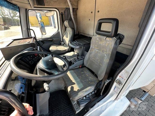 Renault MIDLUM 12.220 Izo Koffer*LBW*LIFT TAIL Camiones con caja de remolque