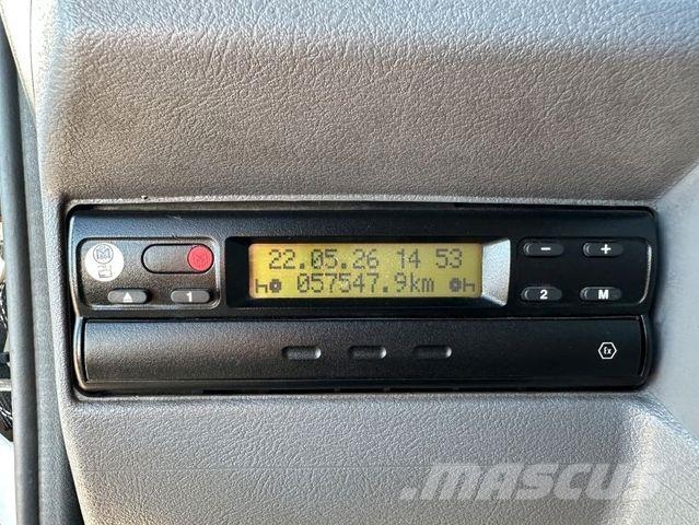Renault MIDLUM 12.220 Izo Koffer*LBW*LIFT TAIL Camiones con caja de remolque