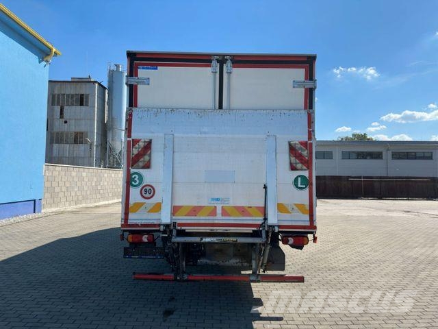 Renault MIDLUM 12.220 Izo Koffer*LBW*LIFT TAIL Camiones con caja de remolque