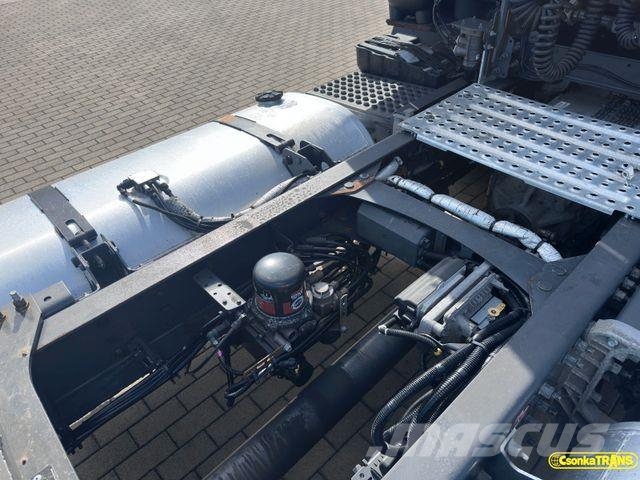 Renault THSC 440, DTI 13, Motor 13 L, Tank 825 L 曳引機組件