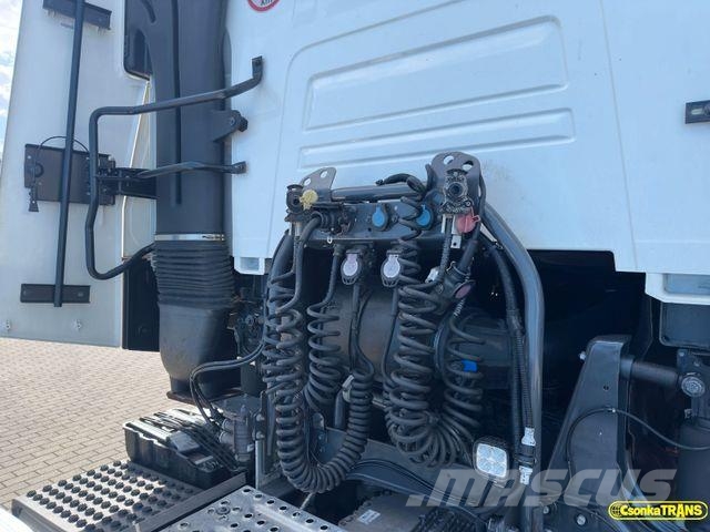 Renault THSC 440, DTI 13, Motor 13 L, Tank 825 L 曳引機組件