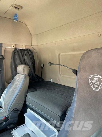 Scania G320 LB 6X2 GELENKTE NACHLAUFACHSE Tovornjaki s ponjavo