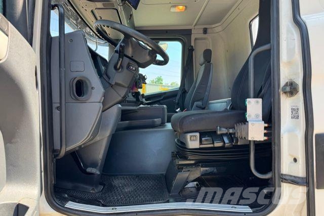 Scania G490 6x4 Vetopöytäautot