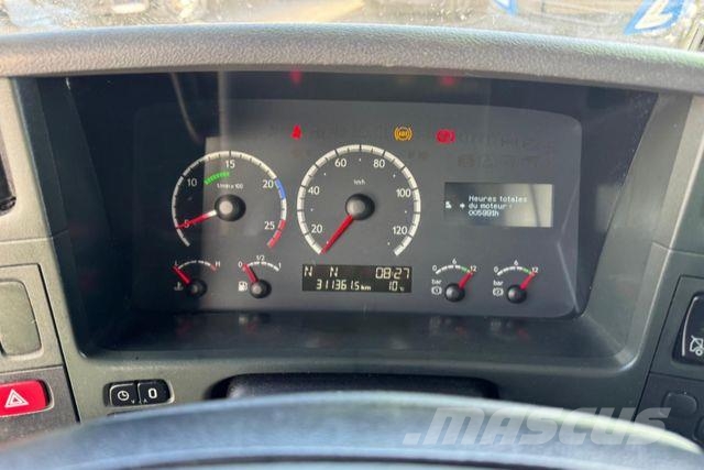Scania P340 4x2 Getränkeaufbau شاحنات أخرى