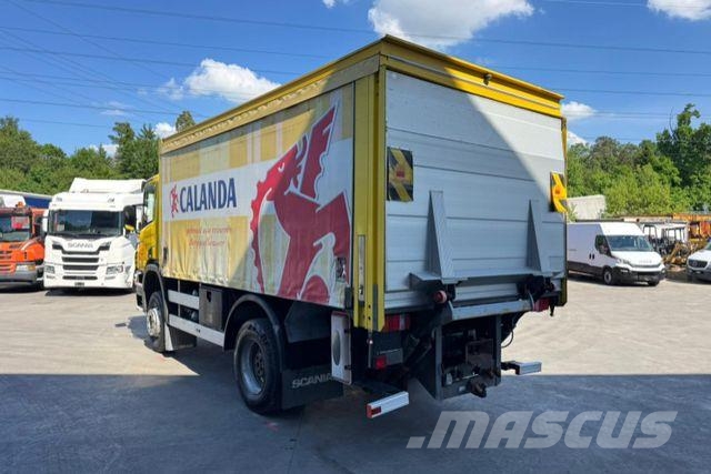 Scania P340 4x4 Camiones de caja de lona