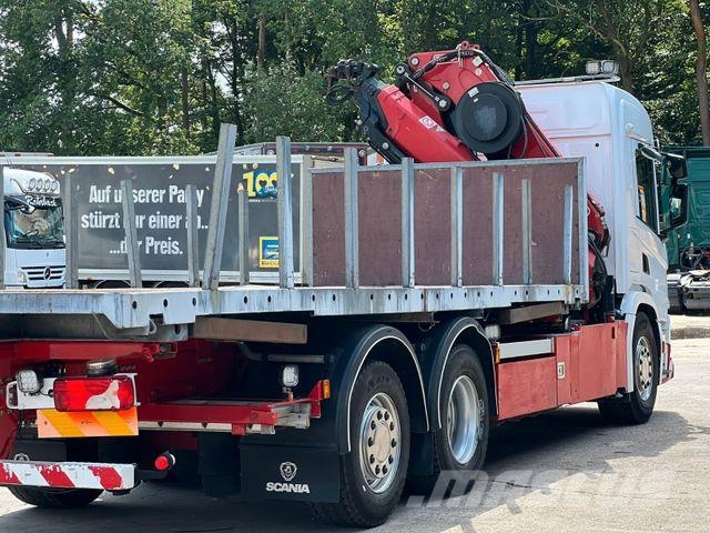Scania P410 6x2 BDF-Pritsche mit Fassi F215A.2.24 Kran Camiones con chasís y cabina