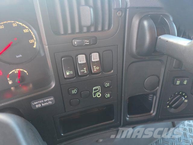 Scania R 380 CB 4x4 HHZ Allrad 3 Sitze Schalter Klima Tovornjaki s ponjavo