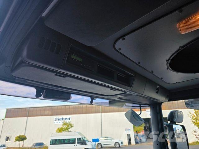 Scania R 380 CB 4x4 HHZ Allrad 3 Sitze Schalter Klima Tovornjaki s ponjavo