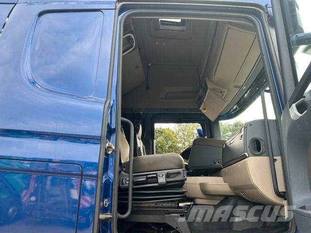 Scania R 580 V8 SZM TOPLINE mit Hydrl. Pumpe 6x4 Vetopöytäautot