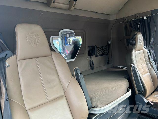 Scania R 580 V8 SZM TOPLINE mit Hydrl. Pumpe 6x4 Vetopöytäautot