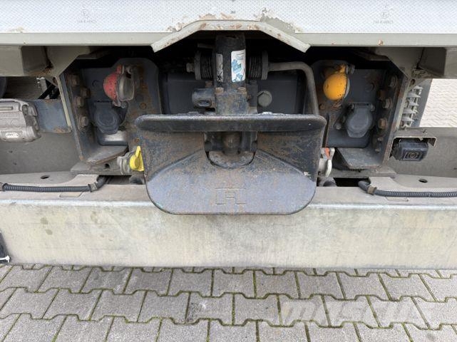 Scania R410 8X2*6 Kran HMF 4020 bis 30 Meter Flatbed / Dropside trucks