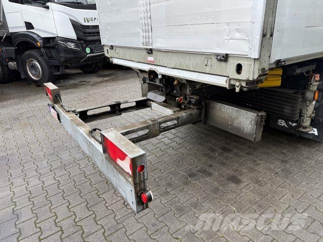 Scania R410 8X2*6 Kran HMF 4020 bis 30 Meter Flatbed / Dropside trucks