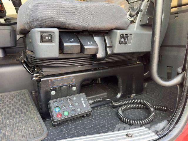 Scania R420 6x2 LL 3.Stock FINKL Viehw. + Hubdach+Rampe شاحنات نقل الحيوانات