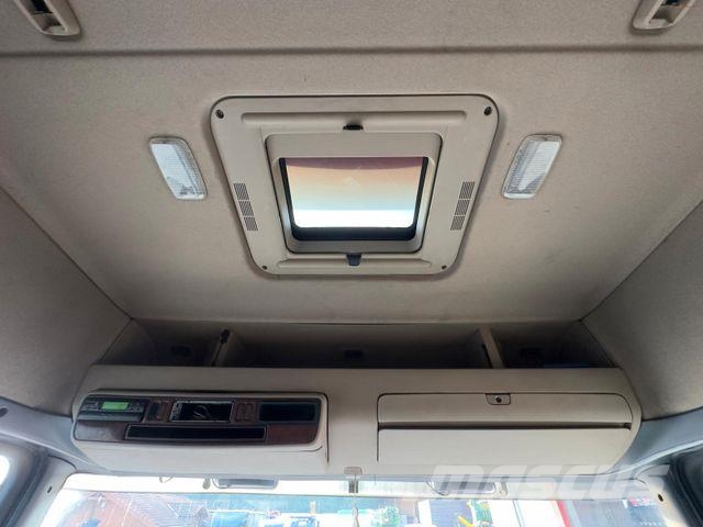 Scania R420 6x2 LL 3.Stock FINKL Viehw. + Hubdach+Rampe شاحنات نقل الحيوانات