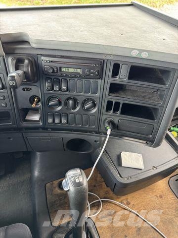 Scania R420 Sattelzugmaschine Vlačilci