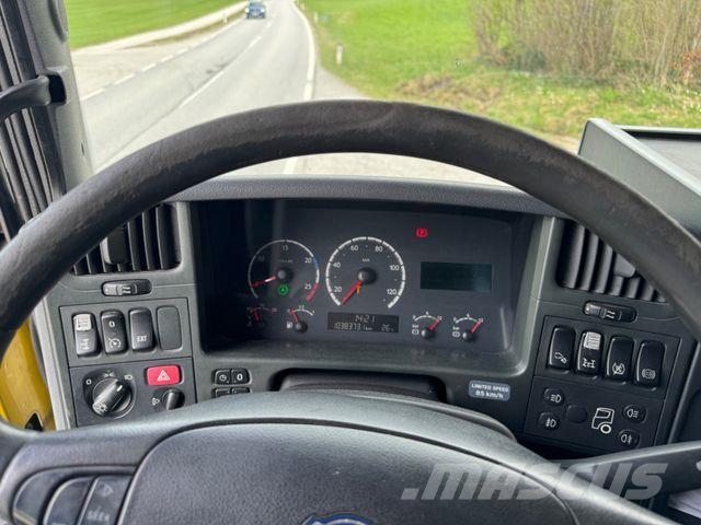 Scania R420 Sattelzugmaschine Vlačilci