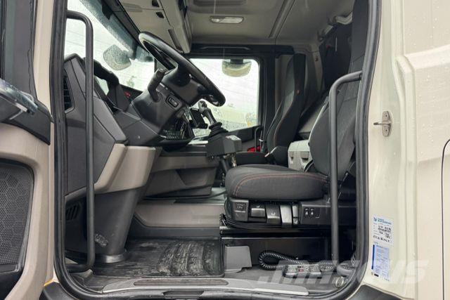 Scania R560 6x4 Boogie Moser AHK Sunkvežimiai su keliamuoju kabliu