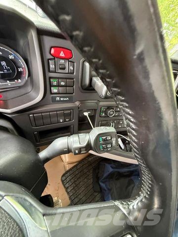 Scania S500 VOLLAUSLASTUNG Vetopöytäautot