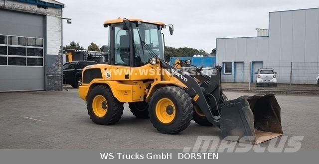 Schäffer 2428 SLT Fahrerschutzkabine , Gabel , Schaufel Tracteur