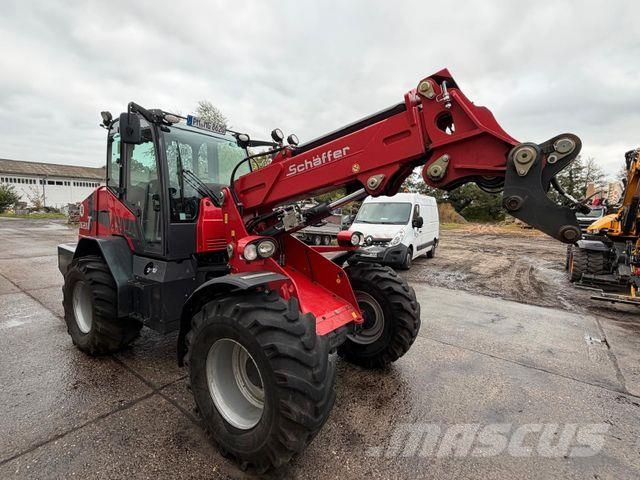 Schäffer 8620T / nur 2.717h / Schaufel & Gabel Gumikerekes homlokrakodók