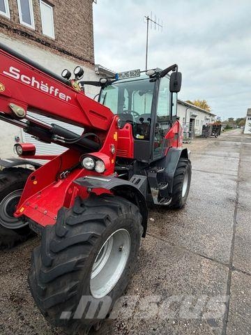 Schäffer 8620T / nur 2.717h / Schaufel & Gabel Gumikerekes homlokrakodók