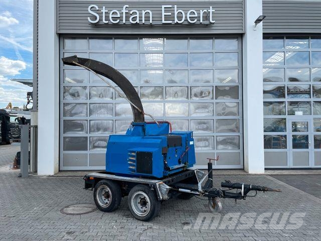 Schliesing MX 660 / Hacker / 3.689h / HATZ Alte remorci